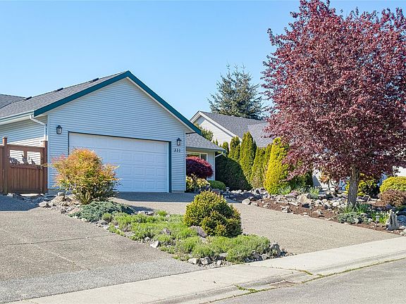 2nd image of 331 Rheumer Cres