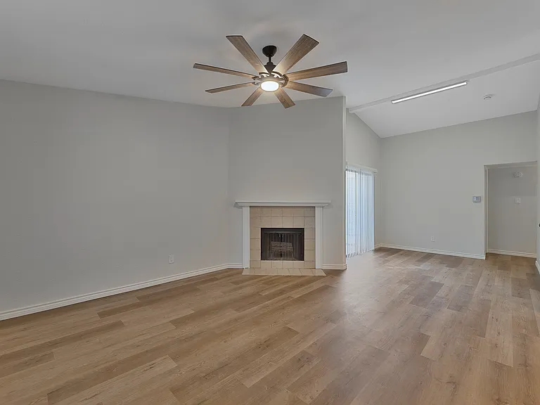 6800 Elliot Ct — Photo 5