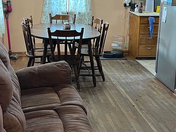 4th image of 1236 N Walnut St