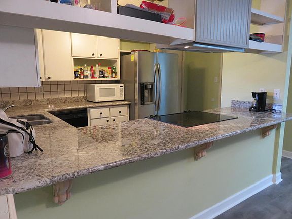 4th image of 110 Saint James Dr