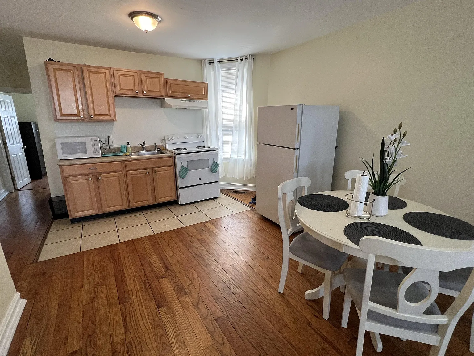 1833 Point Breeze Avenue - 2 — Photo 4