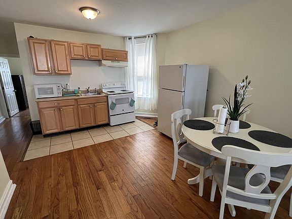 4th image of 1833 Point Breeze Ave Floor 2