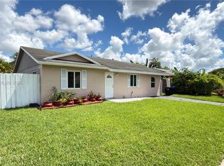 8151 SW 7th St, North Lauderdale, FL 33068