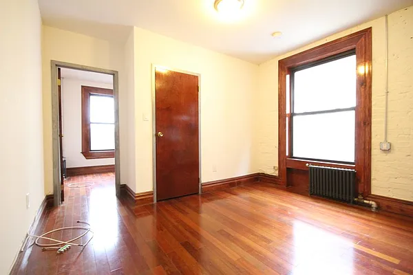 Rented by Dynamik Realty | media 7