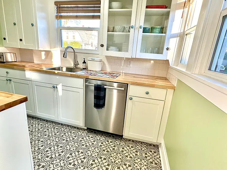 4007 NE 8th Ave — Photo 9