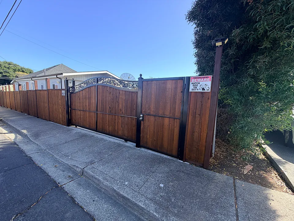 1925 Marin St