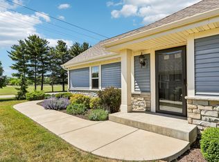 306 Markham Rd UNIT 202, Eagle, WI 53119