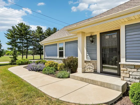 306 Markham Rd Unit 202, Eagle, WI 53119