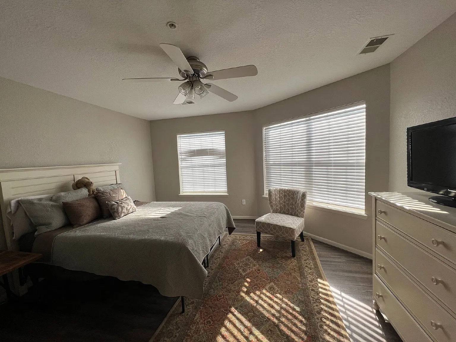 2 bed, 2.0 bath, $1,350 — Photo 2