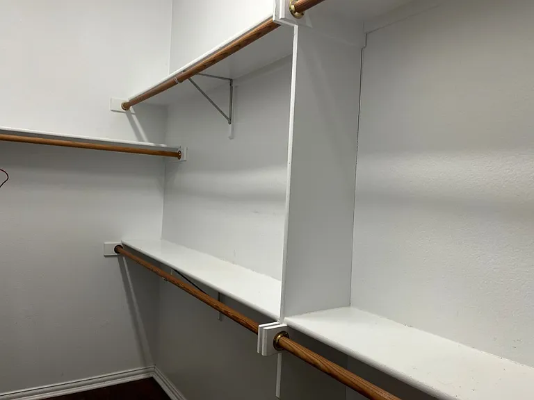 2702 View Mdw — Photo 4