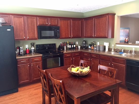 Lots of Cabs & Countertops