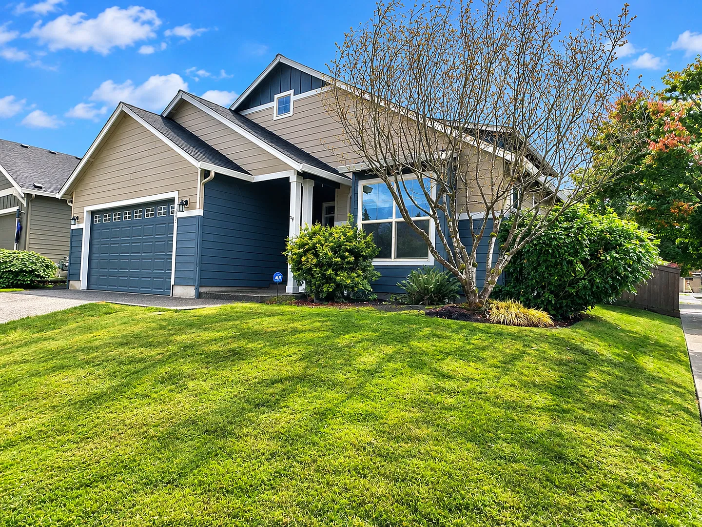 Charming Custom Ridgefield One Level Home — Photo 2