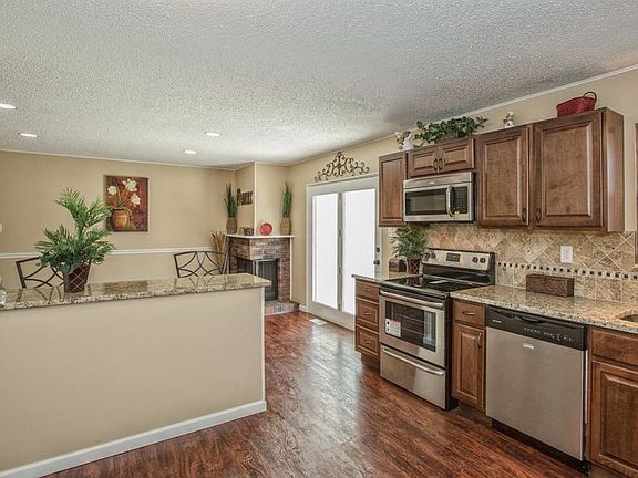 2nd image of 4036 Del Lago Dr
