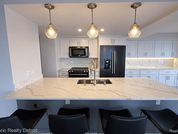4th image of 1300 E Lafayette St APT 1812