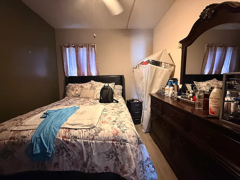 1307 Cranston St #1R — Photo 5