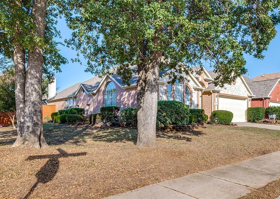 1st image of 2101 Royal Oak Dr