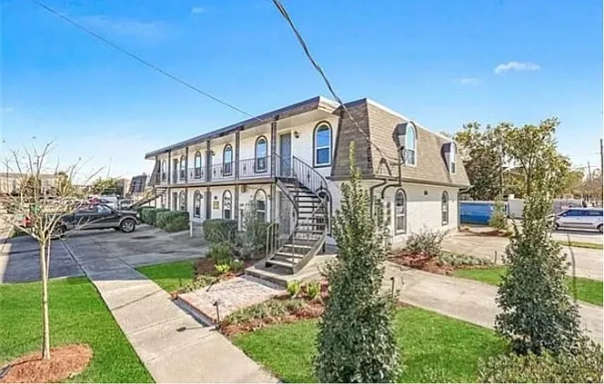 2417 Houma Blvd E