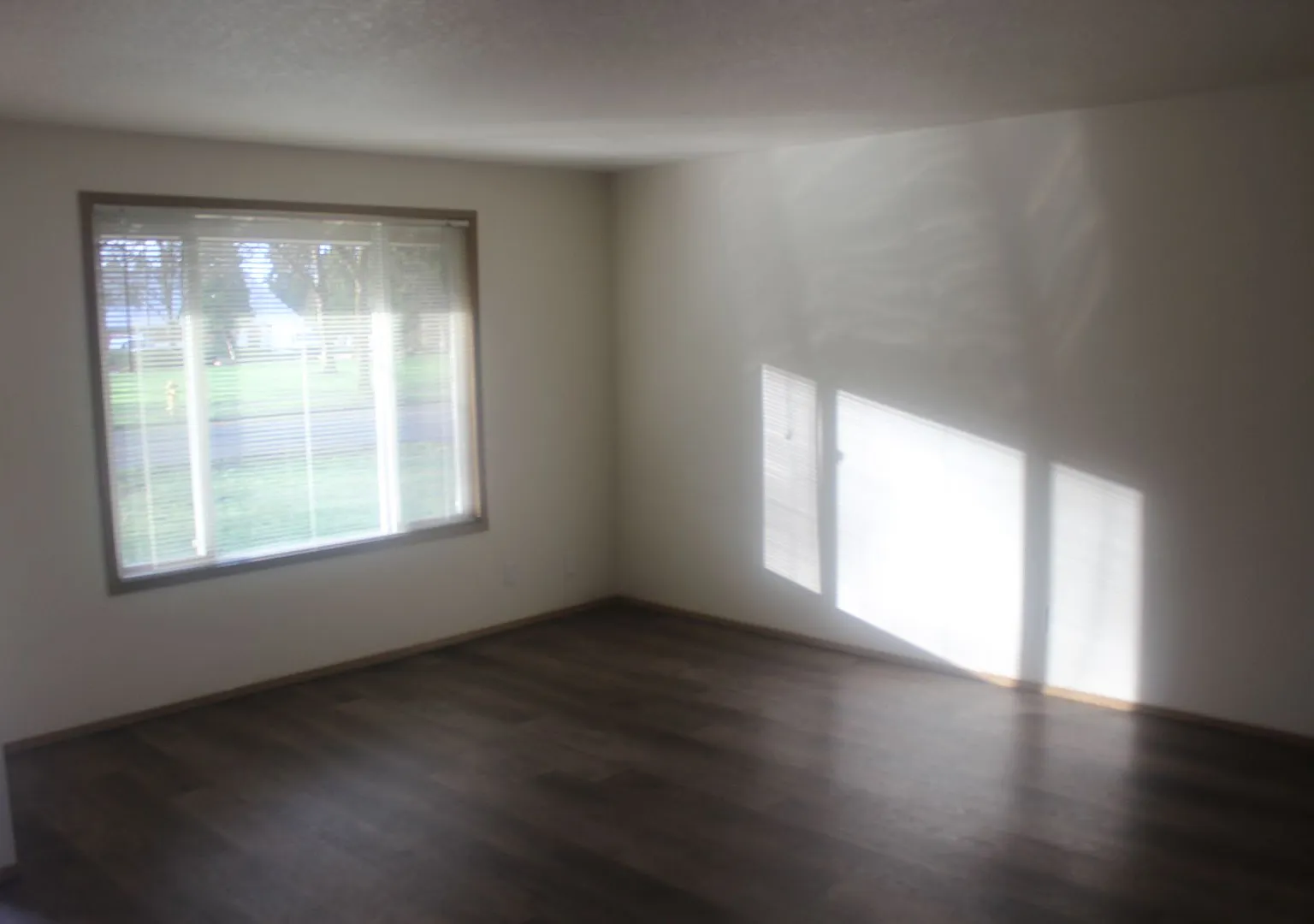 3 Bed 2 Bath Hillsboro Ranch — Photo 3