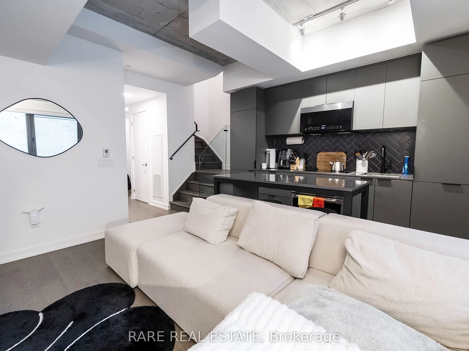 4 bed, $3,150 — Photo 2