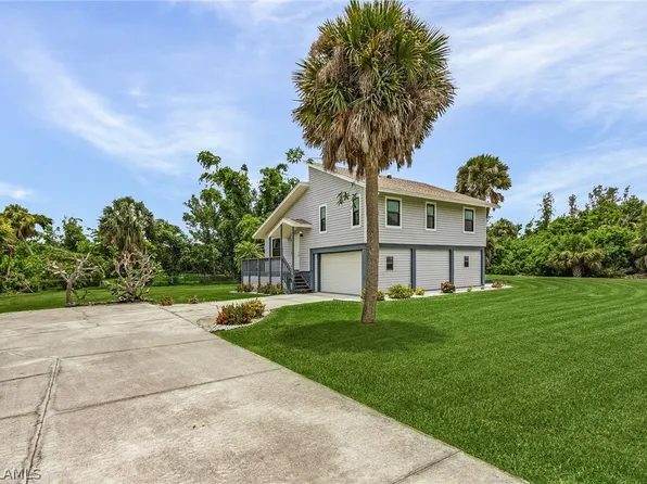 7365 Kreamers Dr, Bokeelia, FL 33922