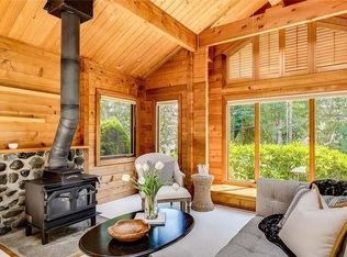 1106 Wing Point Way NE, Bainbridge Island, WA 98110