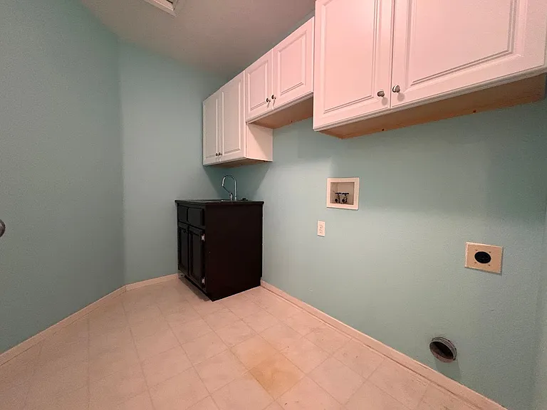 1141 Elderwood Dr — Photo 15