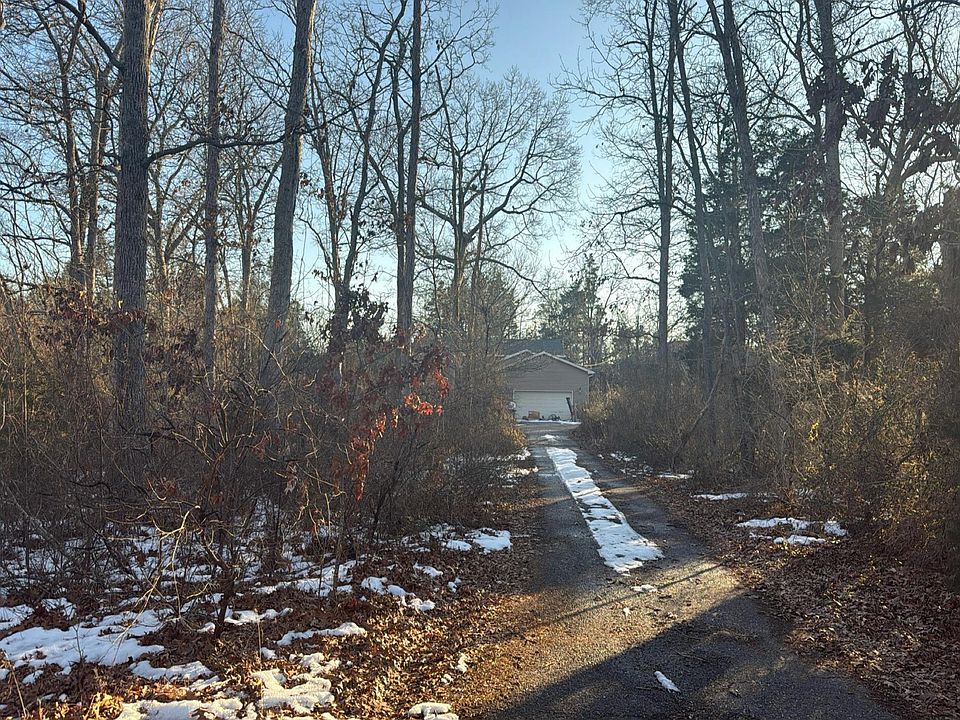 1st image of 19 Brooks Ave