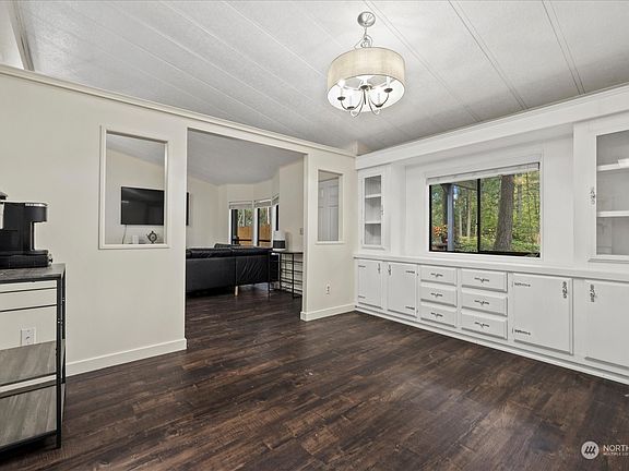 4th image of 6016 162nd Street E