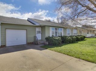 22414 Theater Rd, Fort Dodge, IA 50501