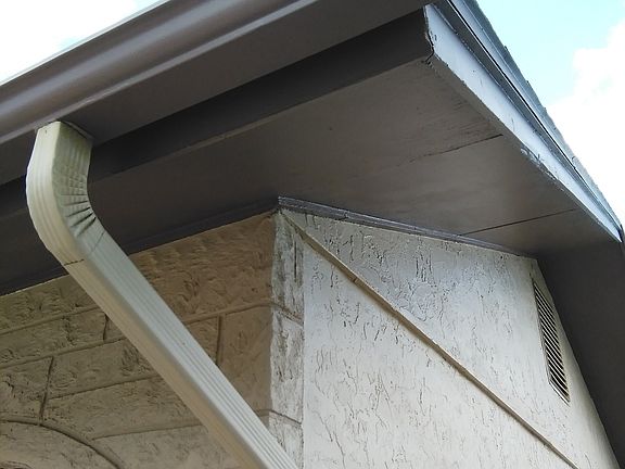 Clean soffits