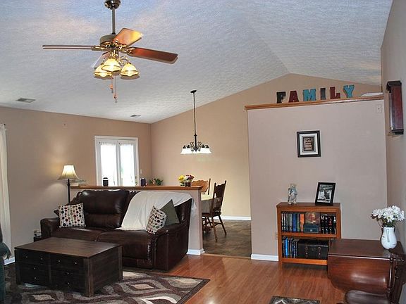 5th image of 273 Nicole Blvd