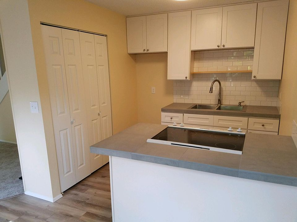 2nd image of 1666 SE Umatilla St APT 1