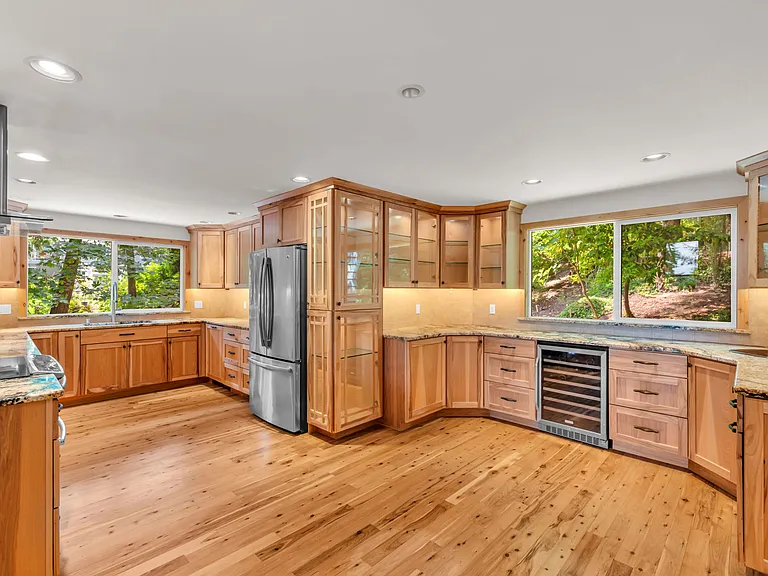 6671 E Mercer Way — Photo 6