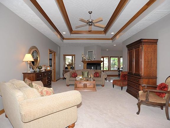 2nd image of 1667 Belleflower Ct