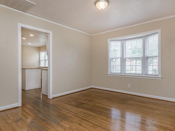 5th image of 1613 Bowie St