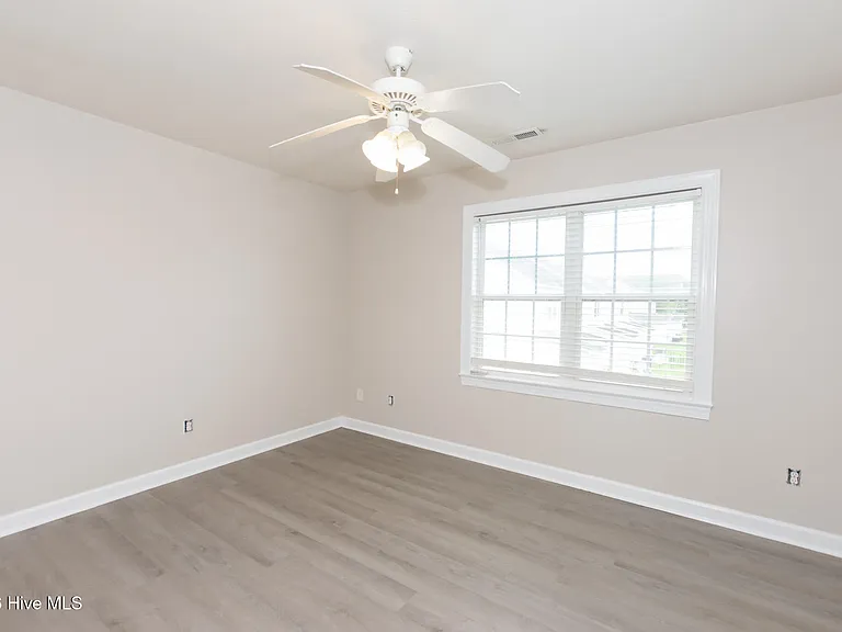 304 Bridgewood Dr — Photo 22
