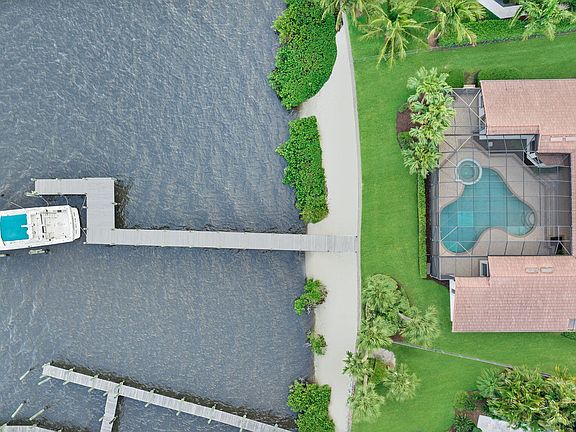 4th image of 781 SW Bay Pointe Circle