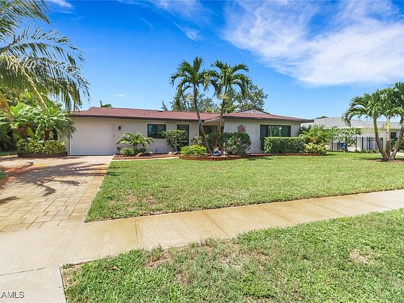 2nd image of 1015 El Valle Ave