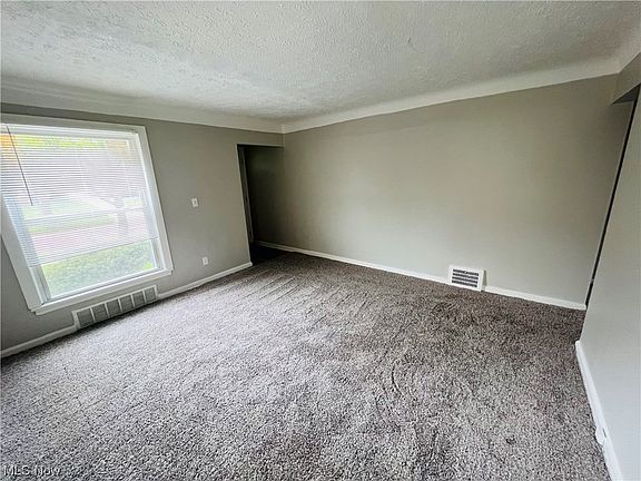 3rd image of 12602 Crennell Ave