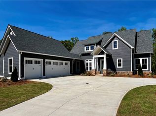 3236 Turkey Hill Cir, Opelika, AL 36801