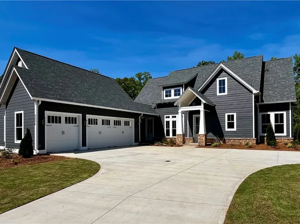 3236 Turkey Hill Cir, Opelika, AL 36801