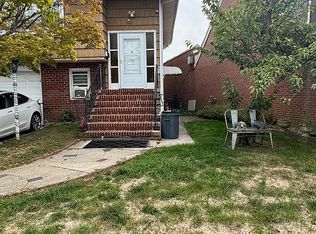 216 Earle Ave, Lynbrook, NY 11563