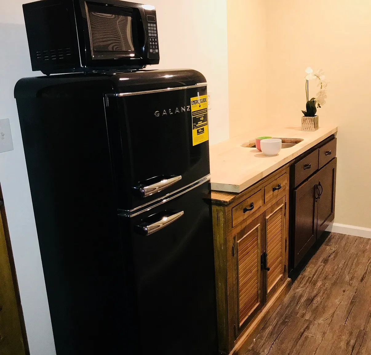 Studio, 220 sqft, $1,190 — Photo 4