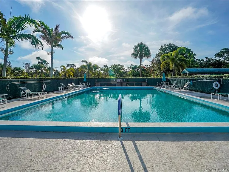2950 SE Ocean Blvd #122-6 — Photo 4