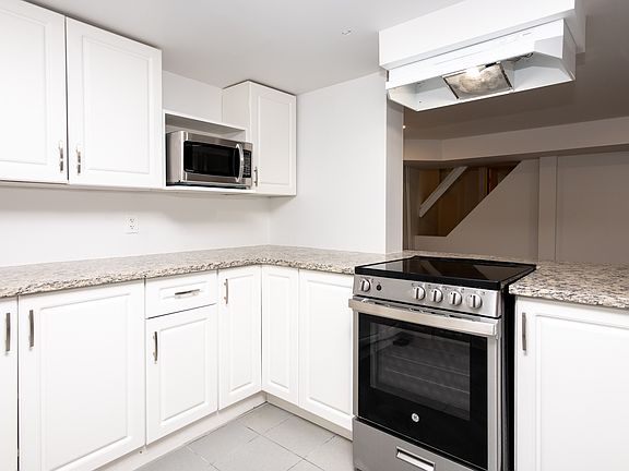 5th image of 739 Wolseley Ave #1