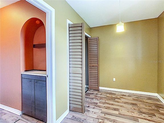 5th image of 4385 Eleanor Dr