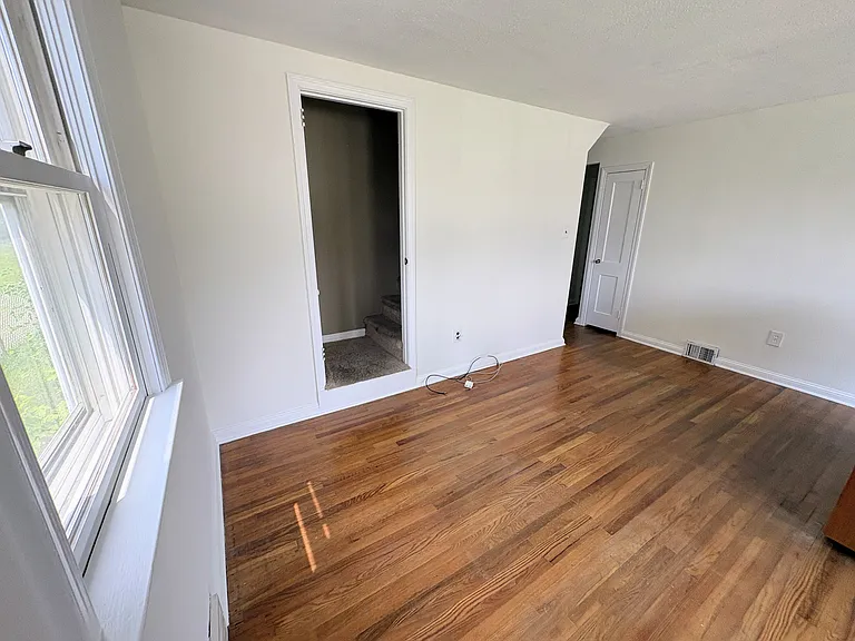 82 2nd Ave — Photo 4