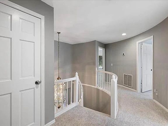 5th image of 960 48th Ave