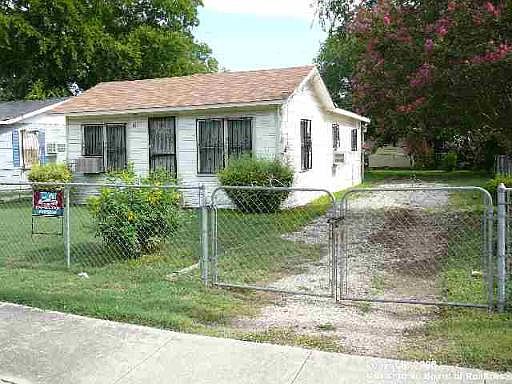 2nd image of 412 AMAYA CALLE