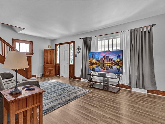 5th image of 254 N Mercer Ave
